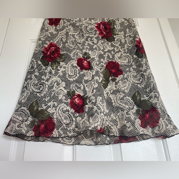Beautiful flowy vintage skirt - size medium petite - Picture 5 of 7